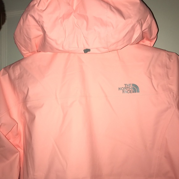 Women's Northface Resolve Plus Jacket - Picture 6 of 8